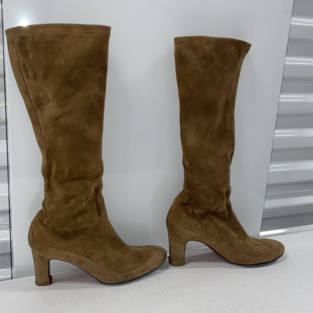 Christian Louboutin Womens Suede Knee High Boots 
Size EU37 Tan Suede